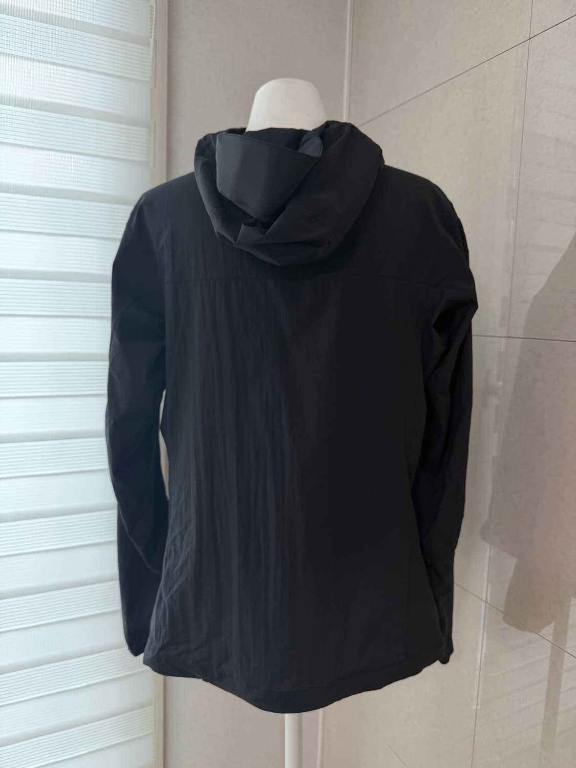 아크테릭스 스쿼미시 후드 블랙 바람막이 자켓 M 상품이미지3