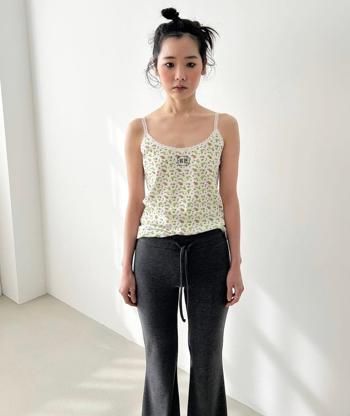샵페어리 lettering flower sleeveless 상품이미지3