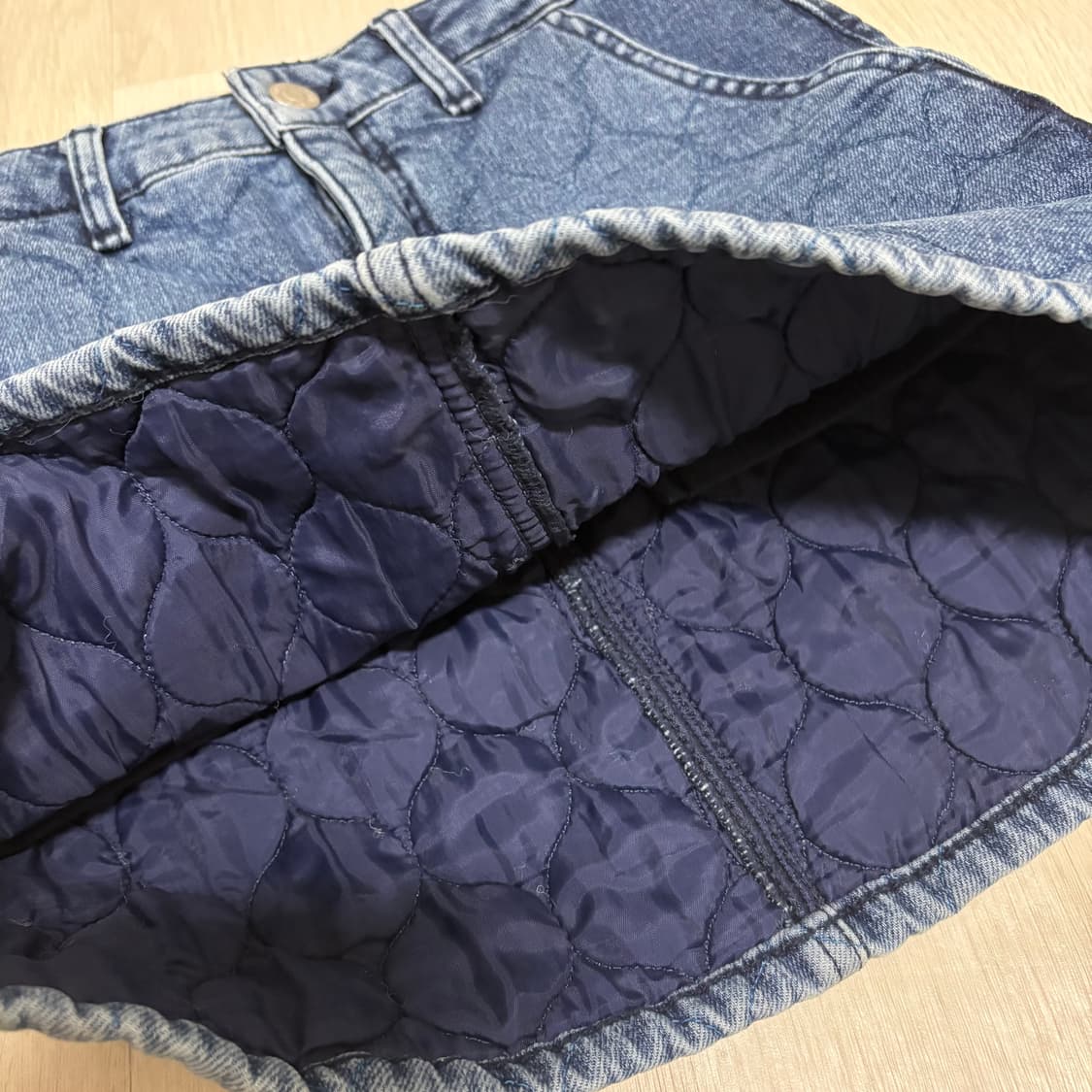 타미힐피거 퀼팅 청 데님 스커트 상품이미지3