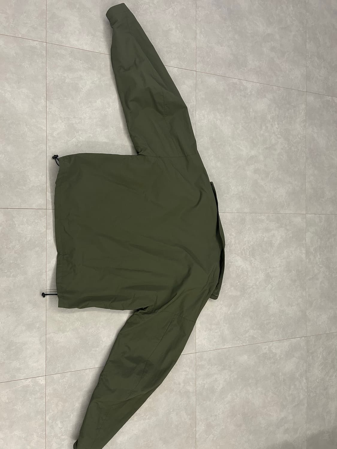 STU 레터링 윈드브레이커 카키 판매합니다 상품이미지7