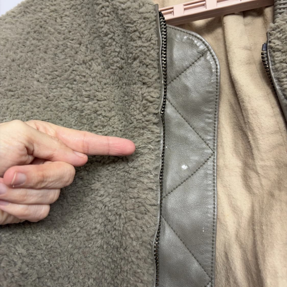 헬무트 랭 럭스 셰르파 봄버 재킷  상품이미지9