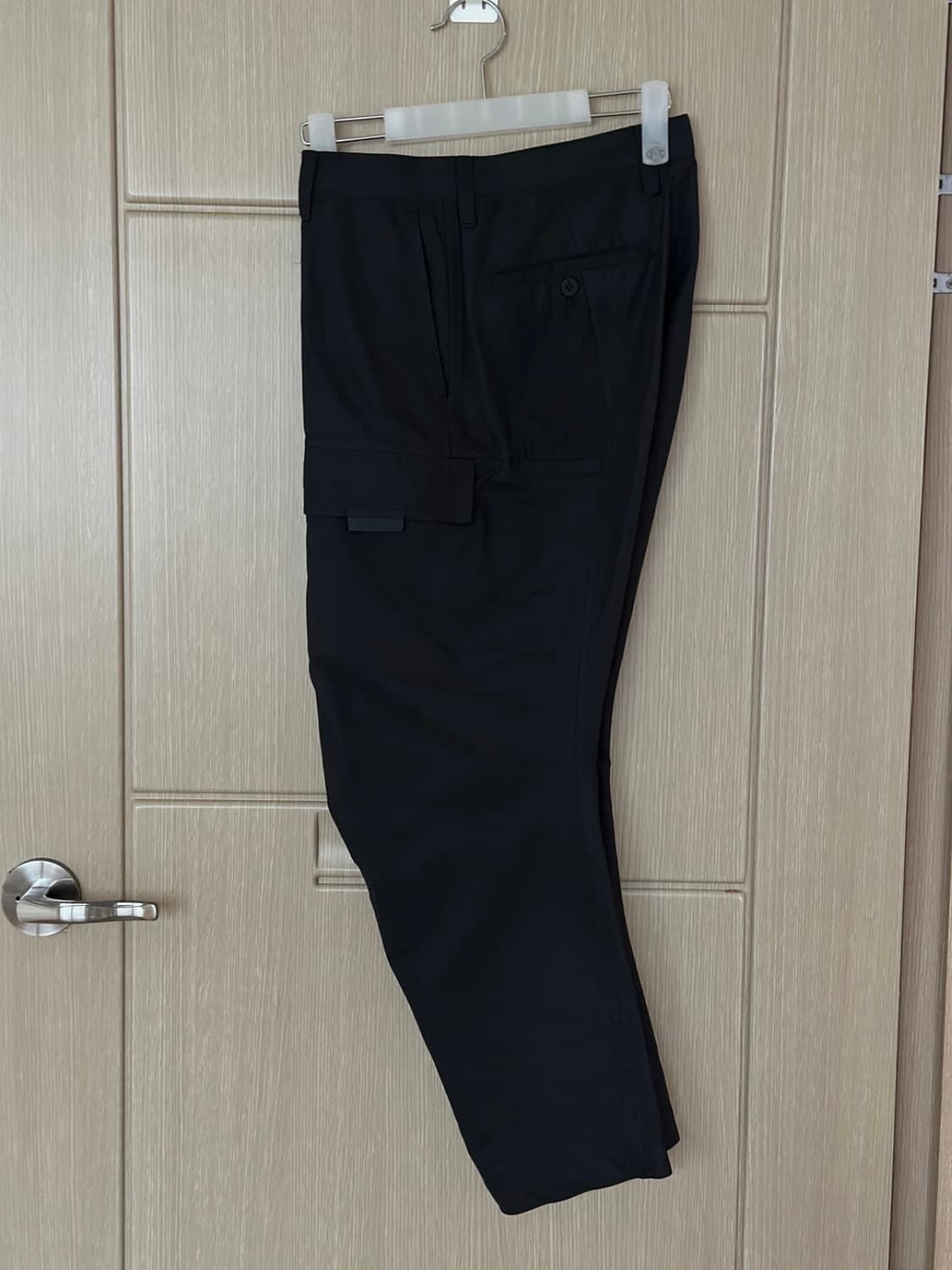 이세이미야케 커브드 카고 팬츠 상품이미지3