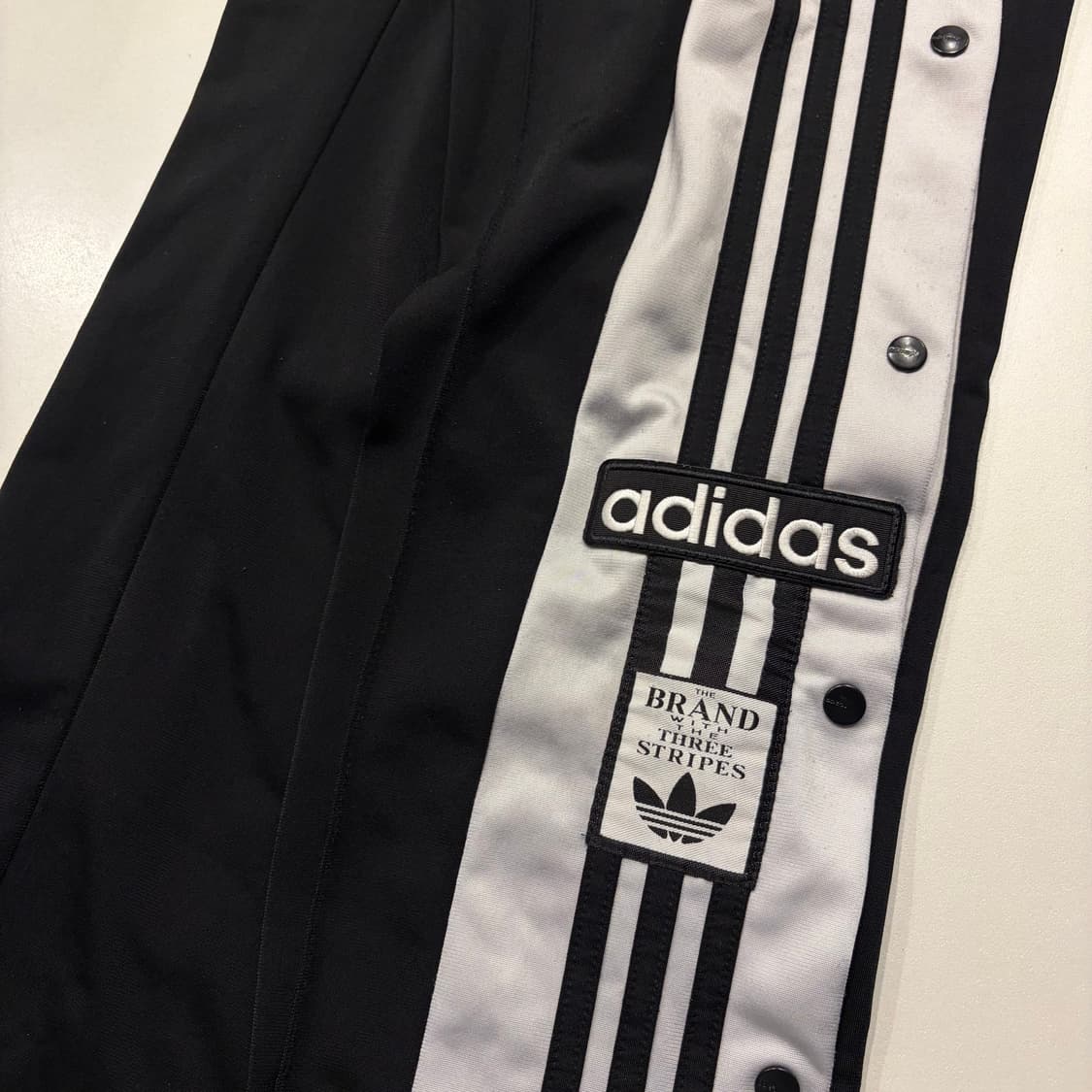 [S] 아디다스 아디브레이크 삼선 트레이닝 바지 블랙 C688 상품이미지4
