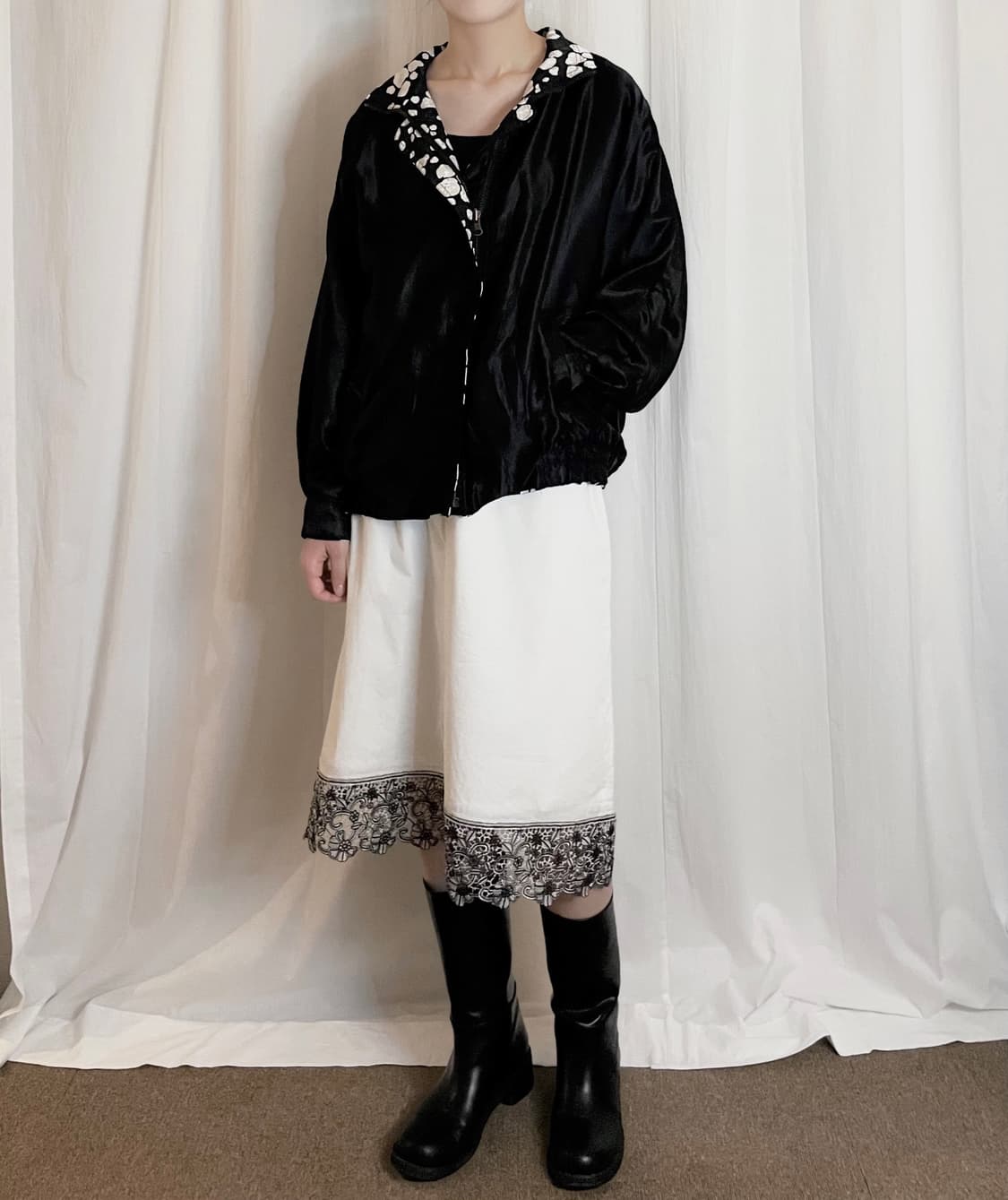 Flower Lace Detail Midi Skirt - White 상품이미지1