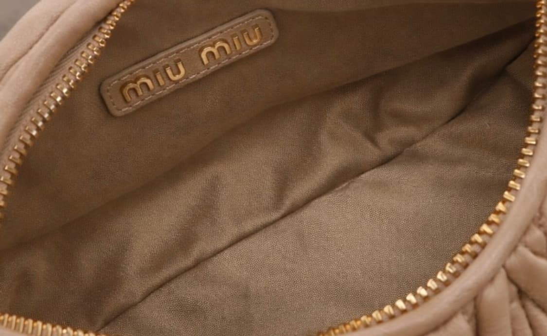 [A급] 미우미우 완더 마테라쎄 나파 레더 호보백 미니 판매합니다!!! 상품이미지4