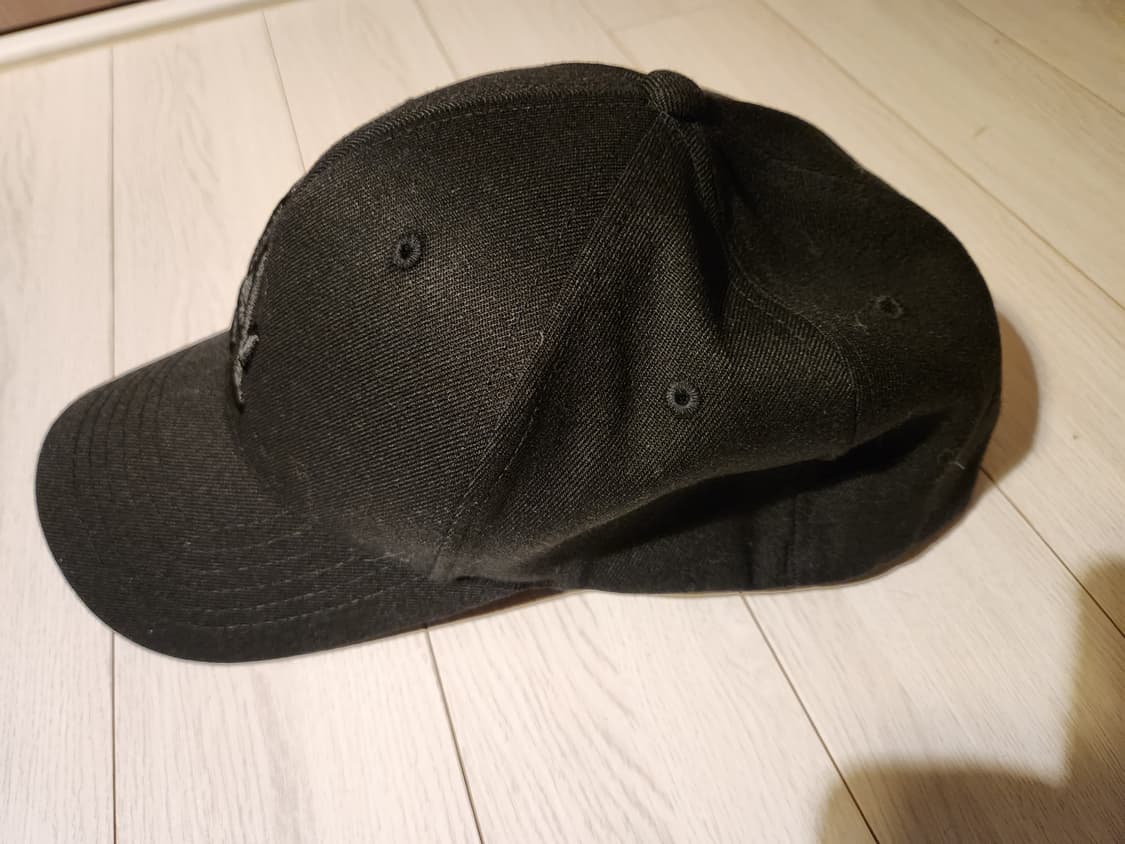 MLB LA 다저스 블랙 볼캡 모자(새상품급)

MLB LA 다저스 블랙 상품이미지2