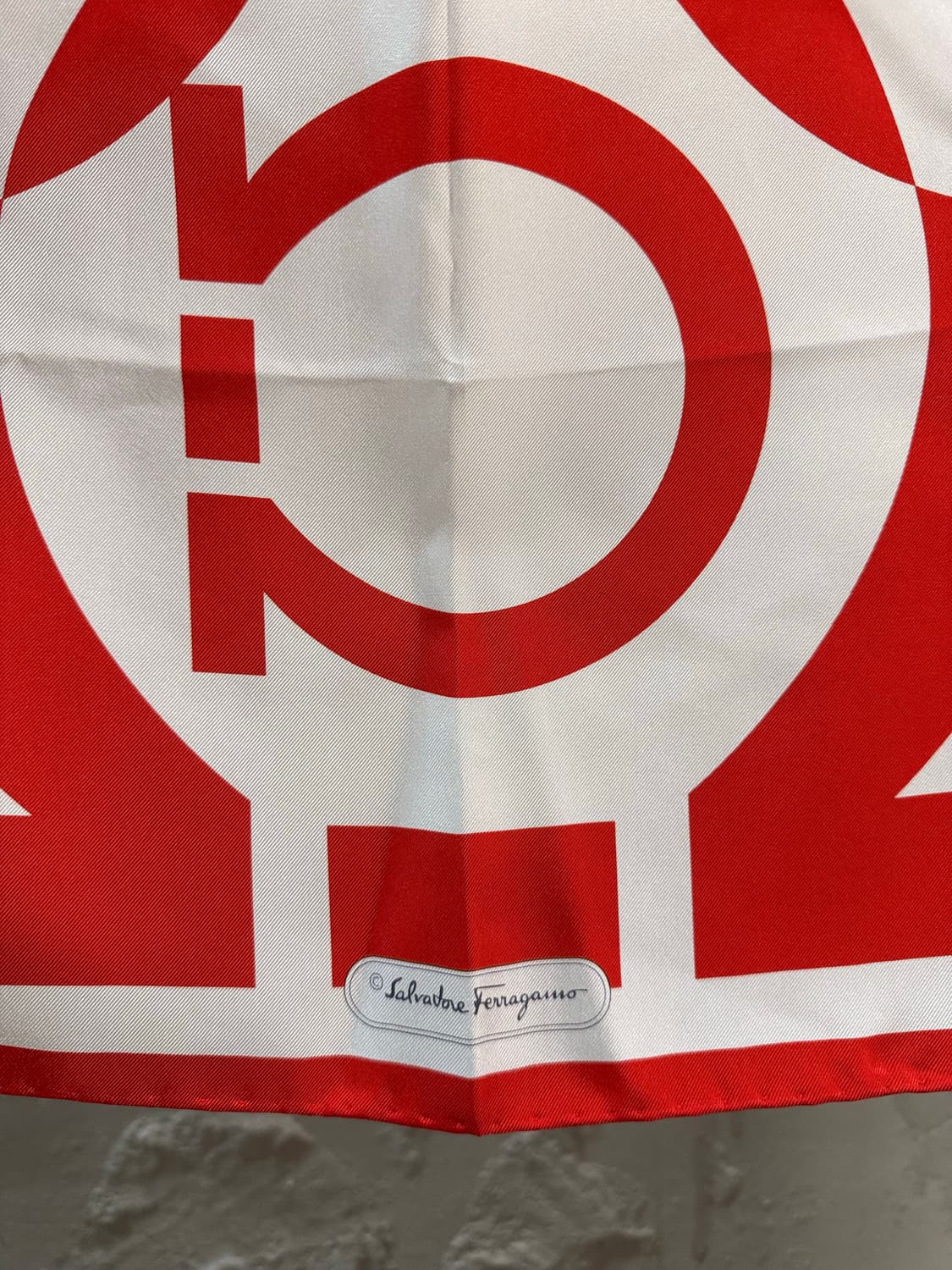 양면 페라가모 Ferragamo 간치니 패턴 실크 스카프 레드,오렌지 상품이미지2