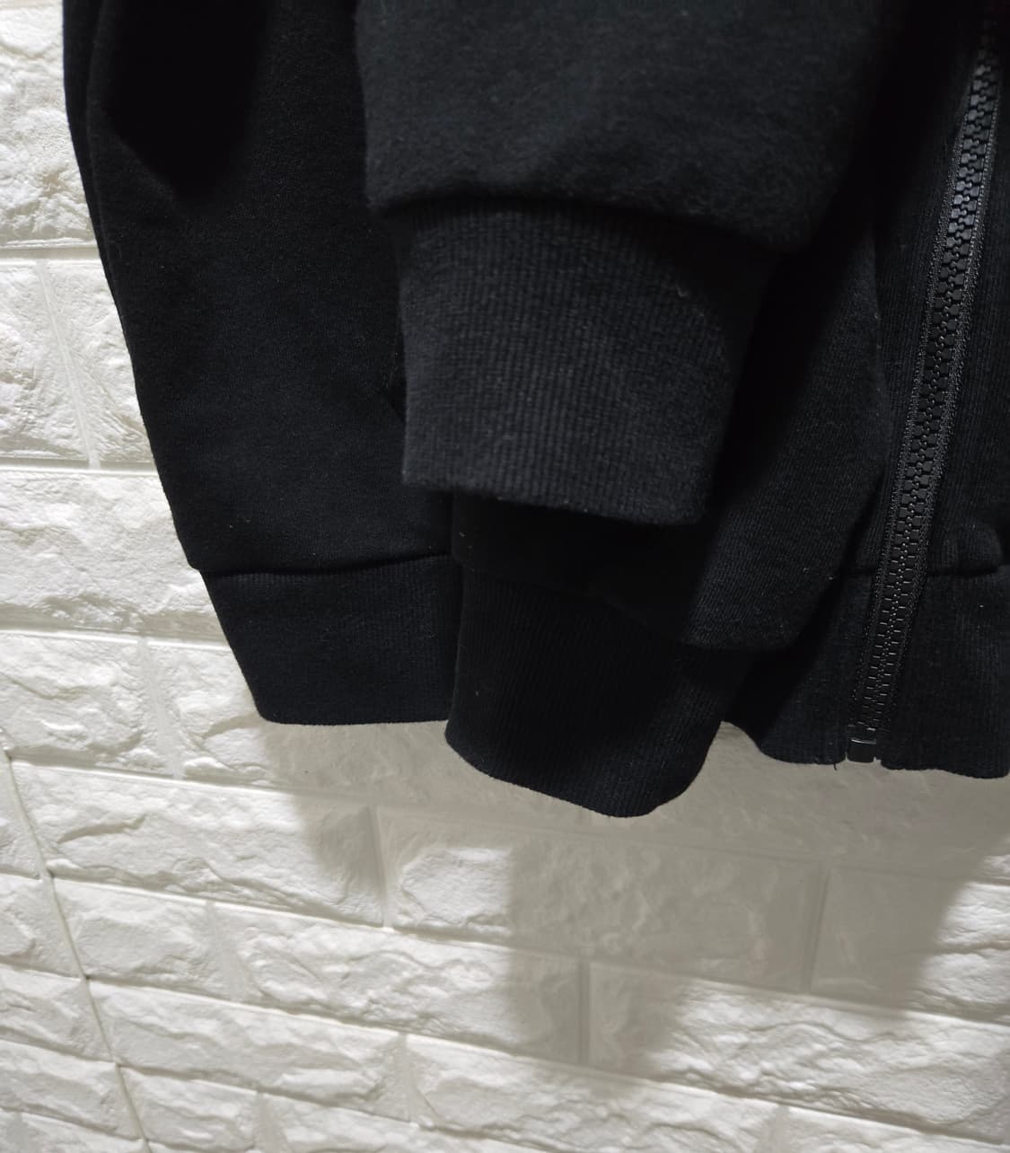 게스 시그니처 역삼각 메탈로고 스웻 후드집업 100 상품이미지6