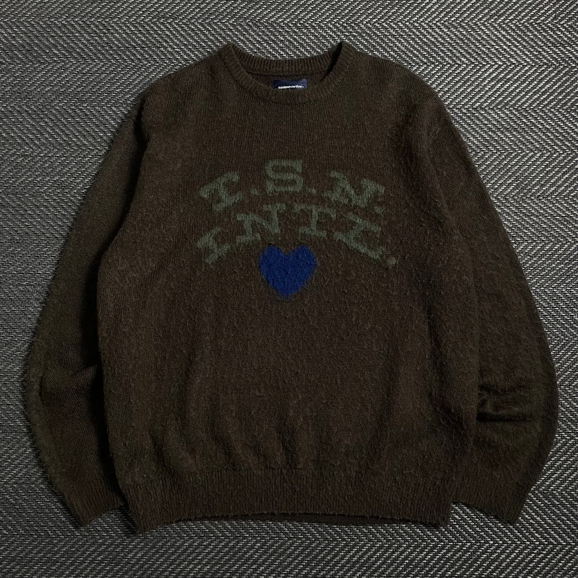 디스이즈네버댓 T.N.S 하트 로고 스웨터 브라운 o 4372 상품이미지1