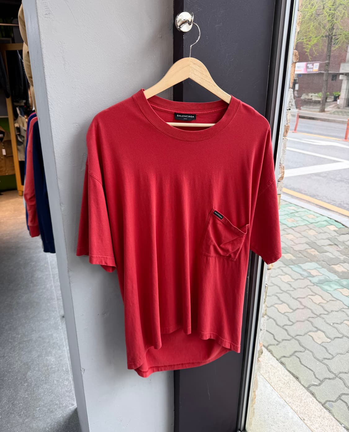 S/ 발렌시아가 루즈 포켓 백로고 반팔 상품이미지3