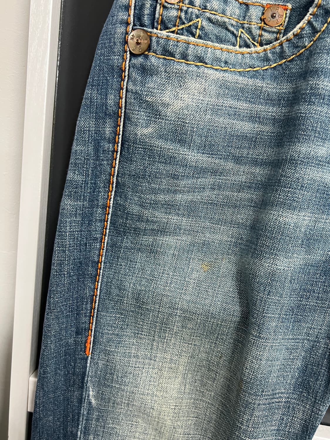 True Religion 트루릴리전 바비 빅 T 나팔핏 부츠컷 데님 팬츠 상품이미지6