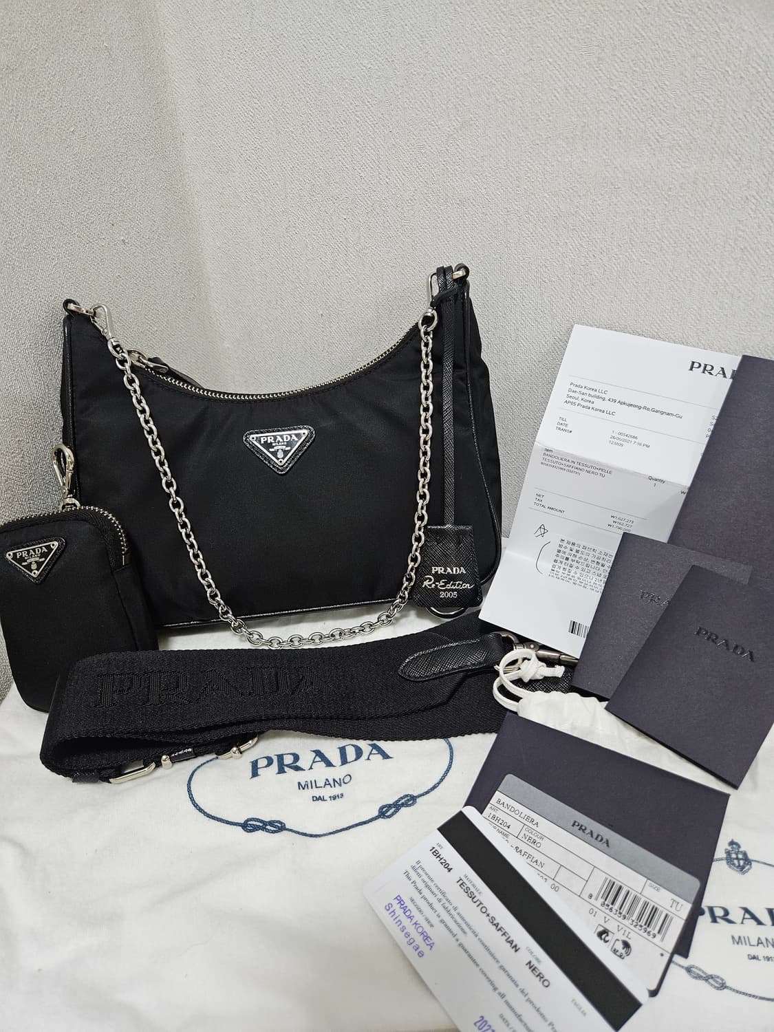 [새상품급] 프라다 사피아노 리에디션 테수토 은장 체인 호보백 상품이미지1