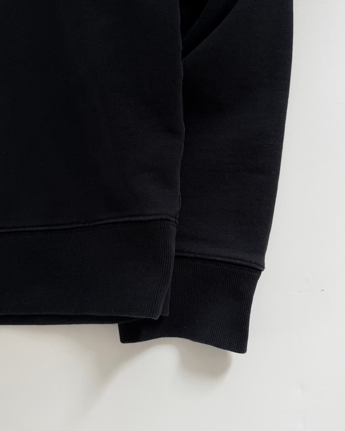 Maison Kitsune 메종키츠네 2024‘ 폭스패치 블랙 맨투맨 상품이미지7