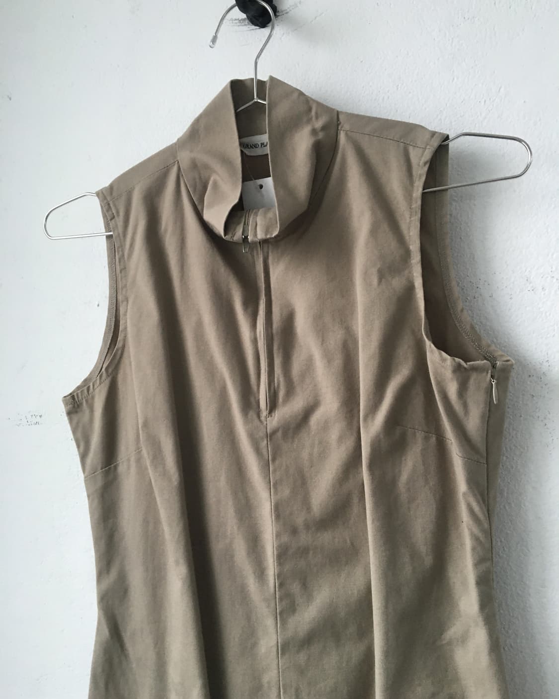 High neck sleeveless onepiece 상품이미지3