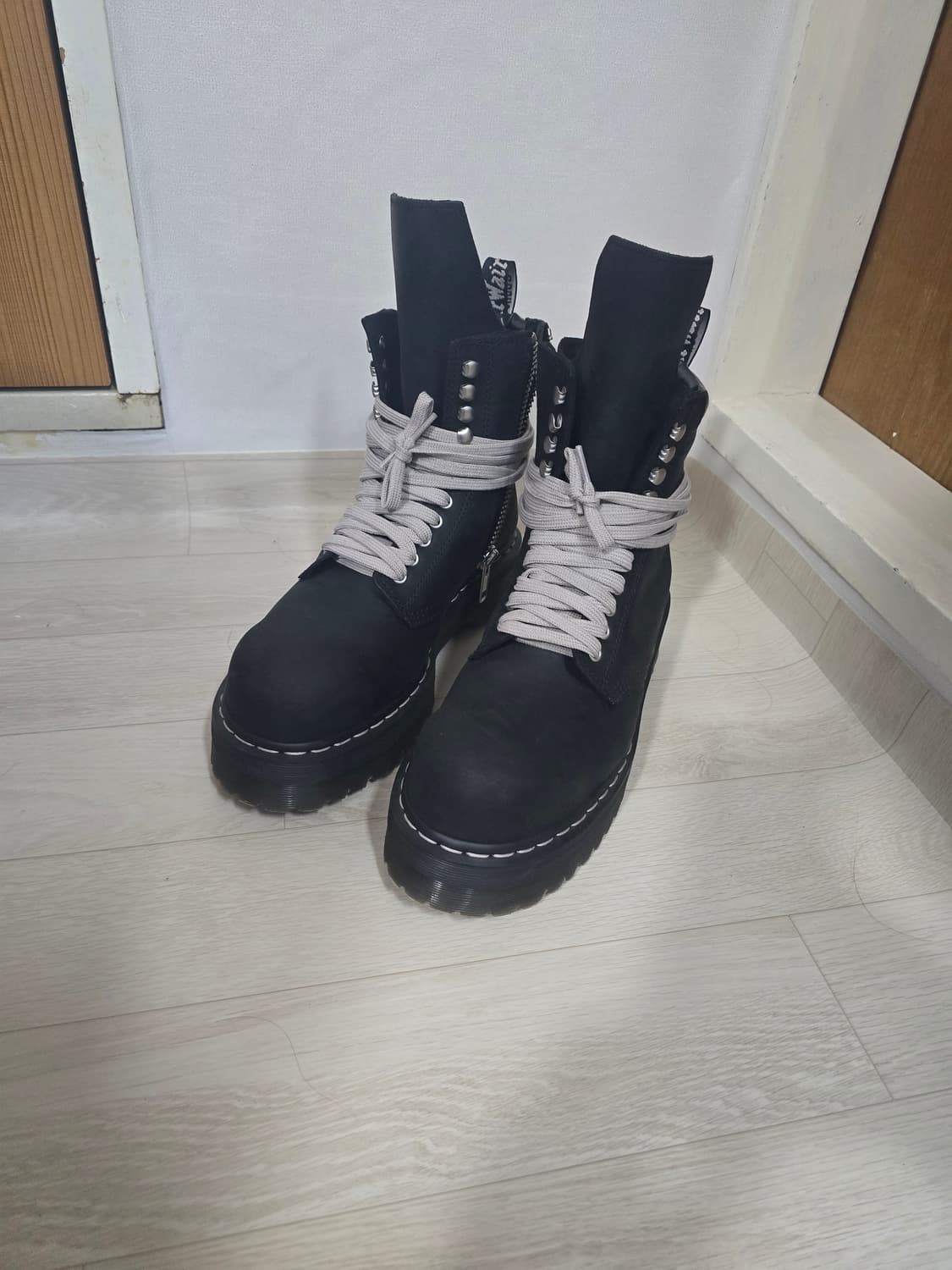 닥터마틴 x 릭오웬스 쿼드 솔 스틸 토 부츠 블랙 상품이미지3