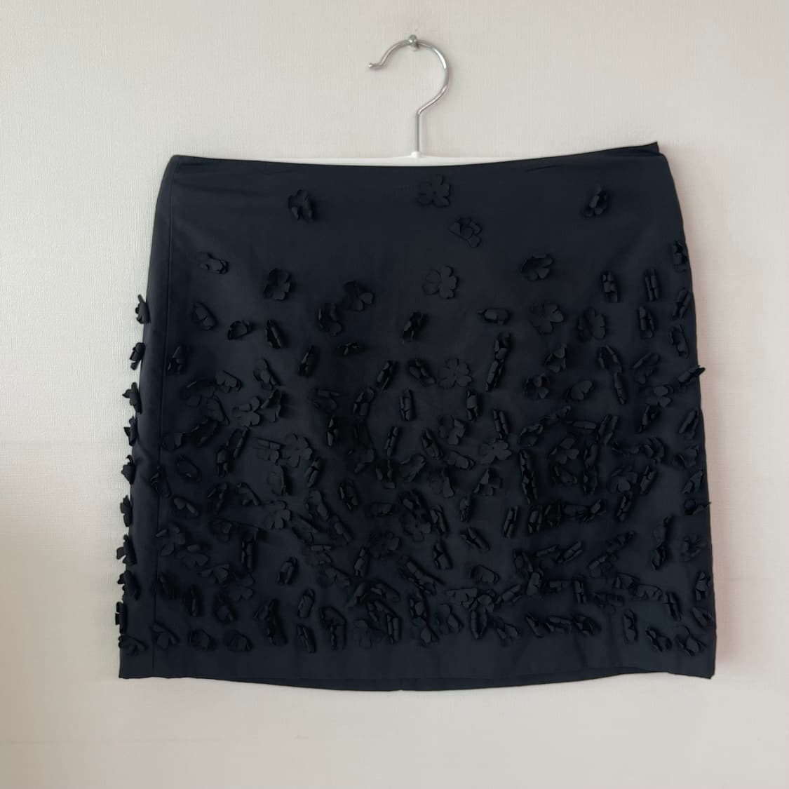 DKNY 블랙 플라워 미니 스커트 2 (25~26인치) 상품이미지1