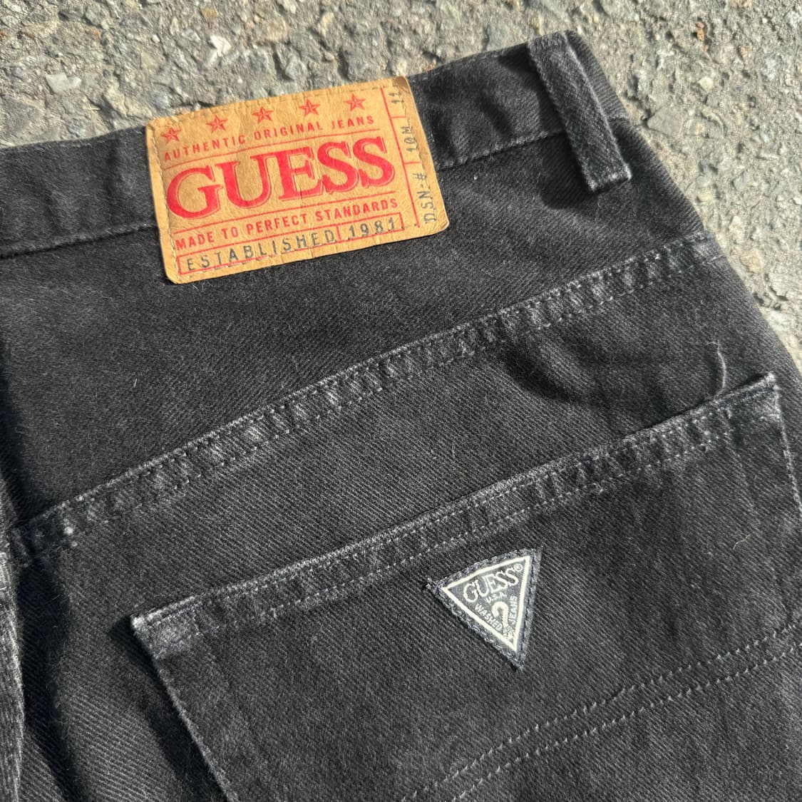 90s 게스 로고 가먼츠 흑청 데님 반바지 상품이미지7