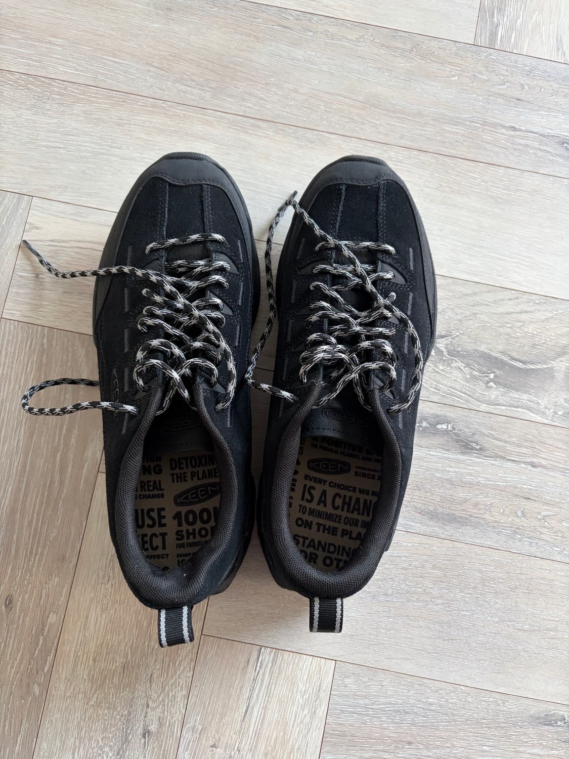 keen 스니커즈 블랙 상품이미지1