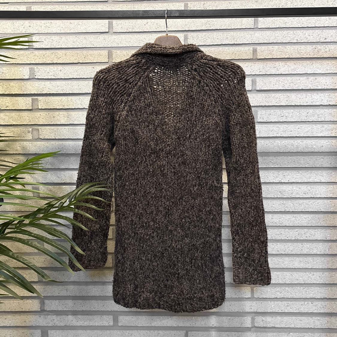 JPN VINTAGE 롱 니트 카라넥 쓰리버튼 디테일 브라운 상품이미지3