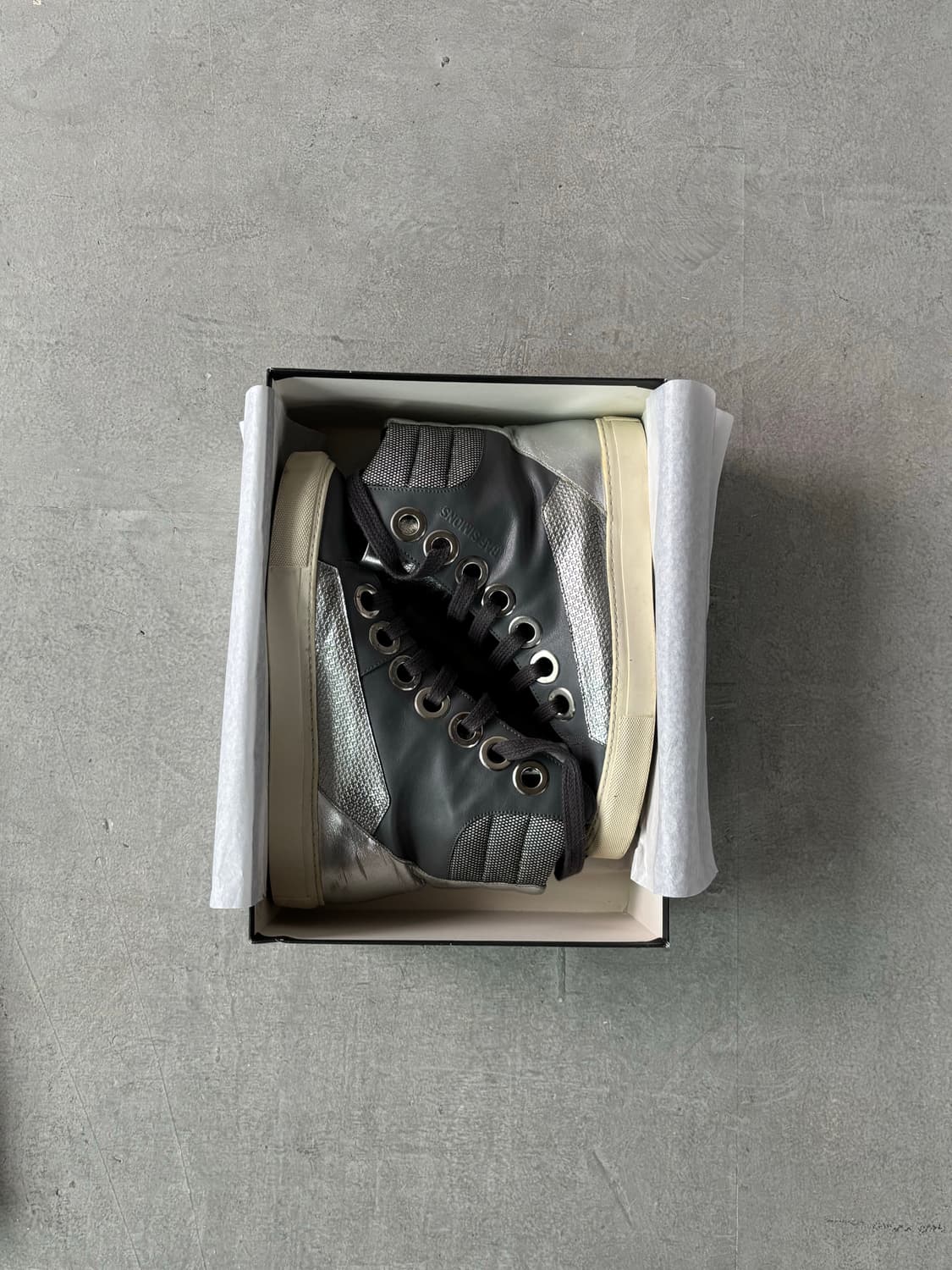 라프시몬스 콘트라스트 하이탑 상품이미지3