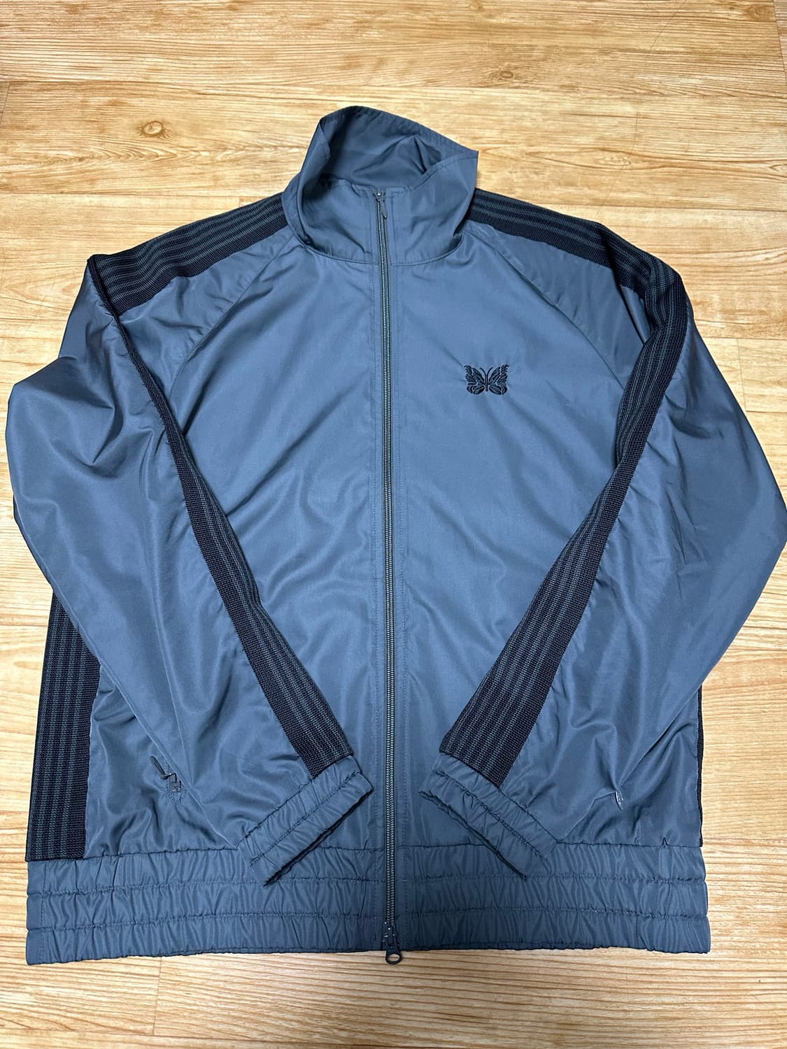 니들스 트랙 자켓 상품이미지1