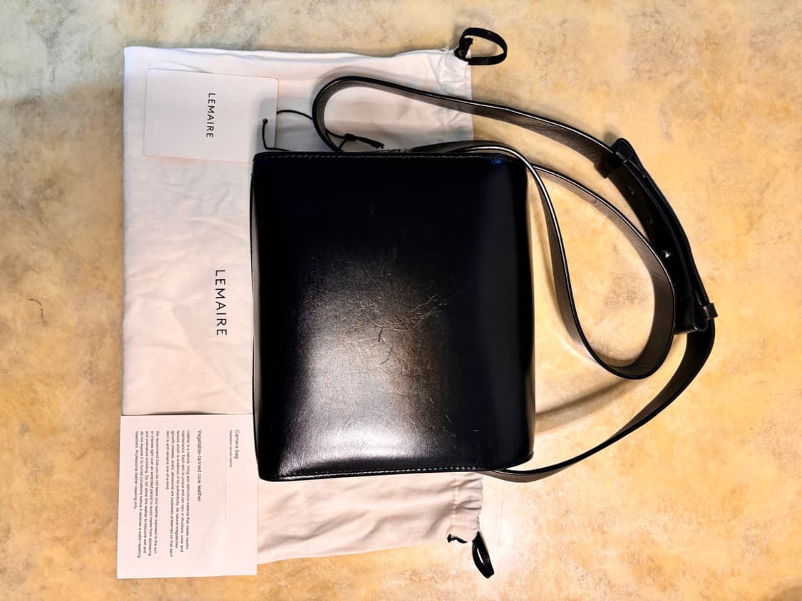 르메르 카메라 백 블랙 상품이미지2