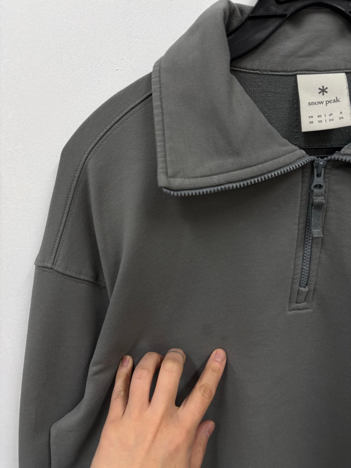 스노우피크 반집업 세미 크롭 맨투맨  상품이미지4