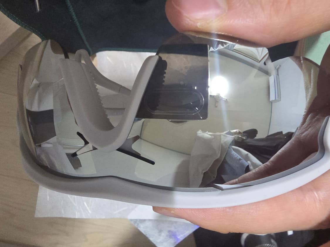 디스트릭트비전 파프 화이트 판매합니다. 상품이미지1