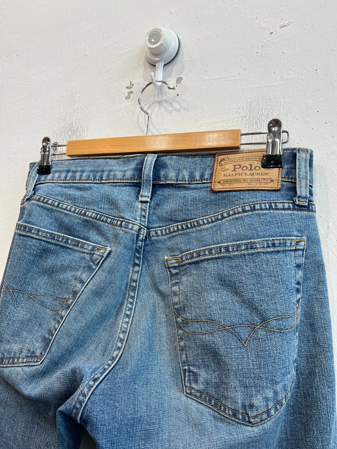 폴로 햄튼 릴렉스드 스트레이트 데님팬츠 상품이미지2