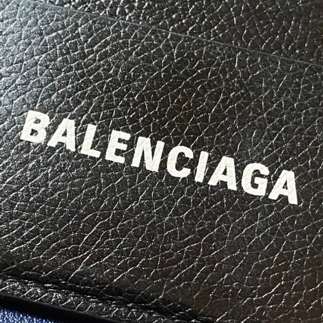 [정품] BALENCIAGA 발렌시아가 로고프린팅 카프스킨레더 카드지갑 상품이미지3