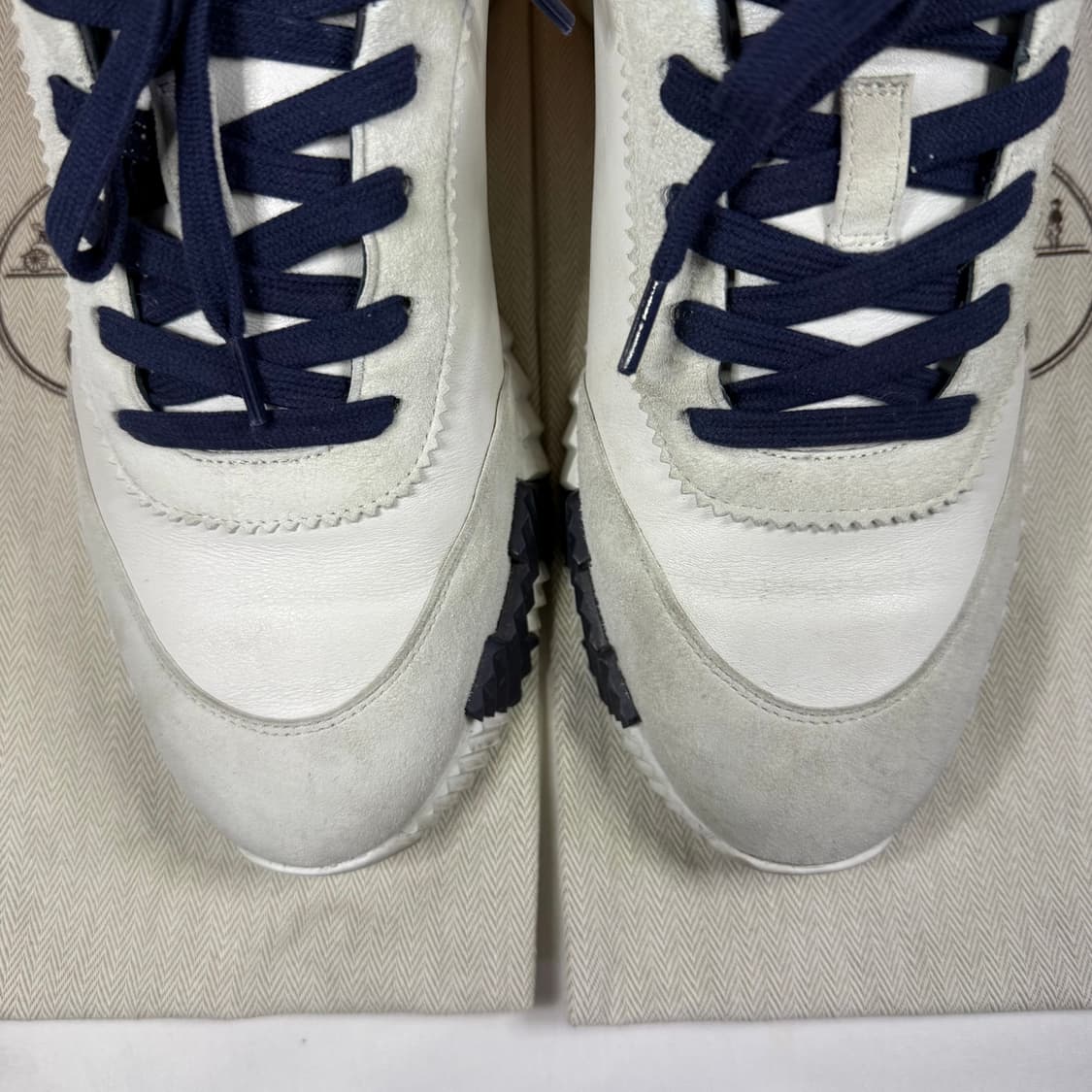 에르메스 바운싱 카프스킨 스웨이드 스니커즈 상품이미지3