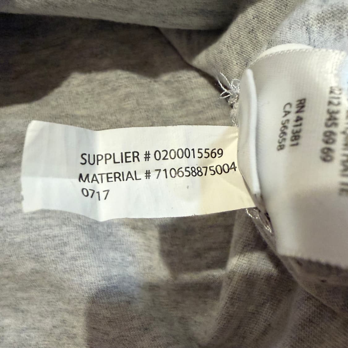 폴로 랄프로렌 그레이 컬러 브이넥 티셔츠 상품이미지4