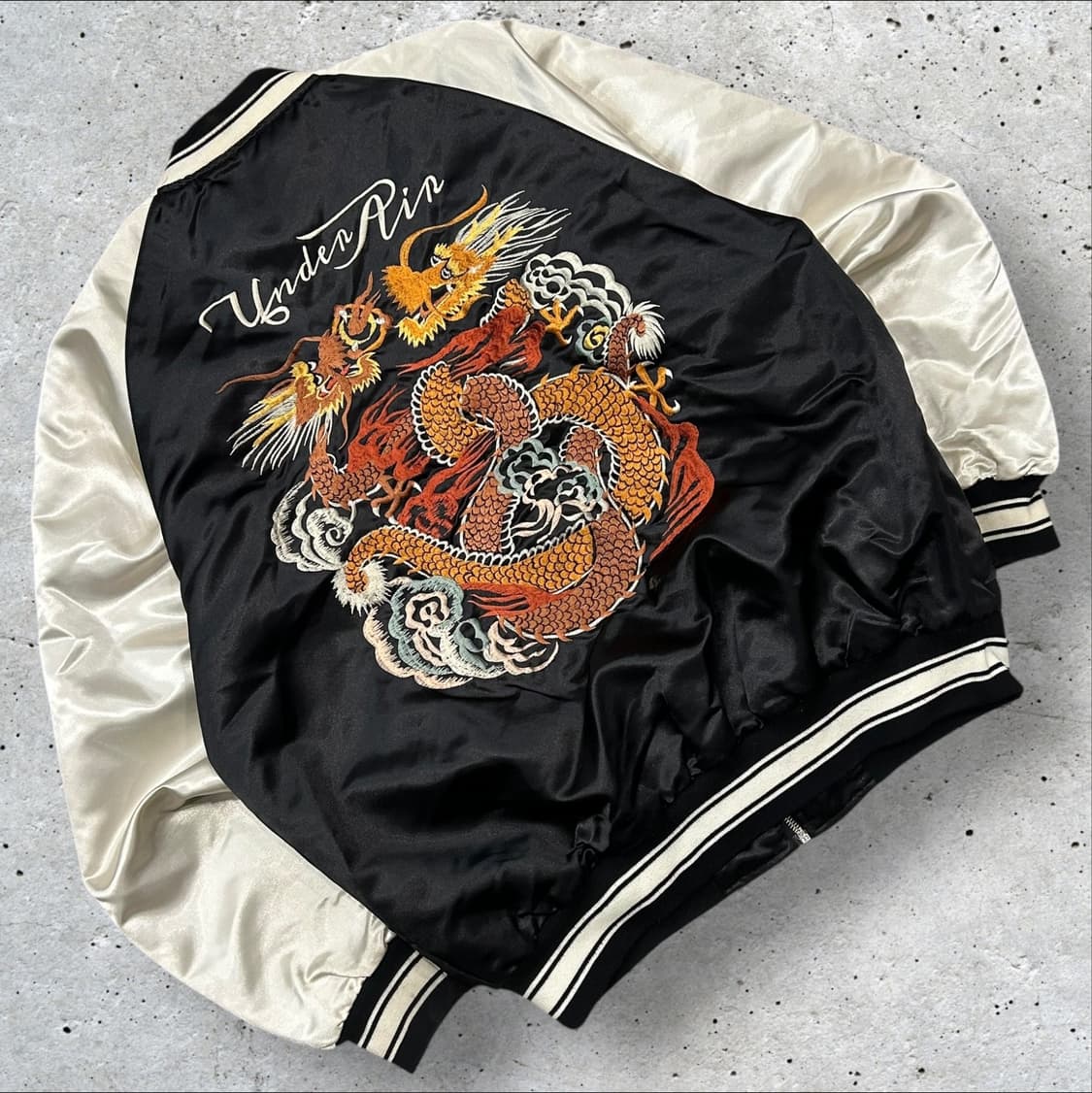 [48] UNDERAIR 용 자수 블랙/화이트 봄버 자켓 B204 상품이미지2