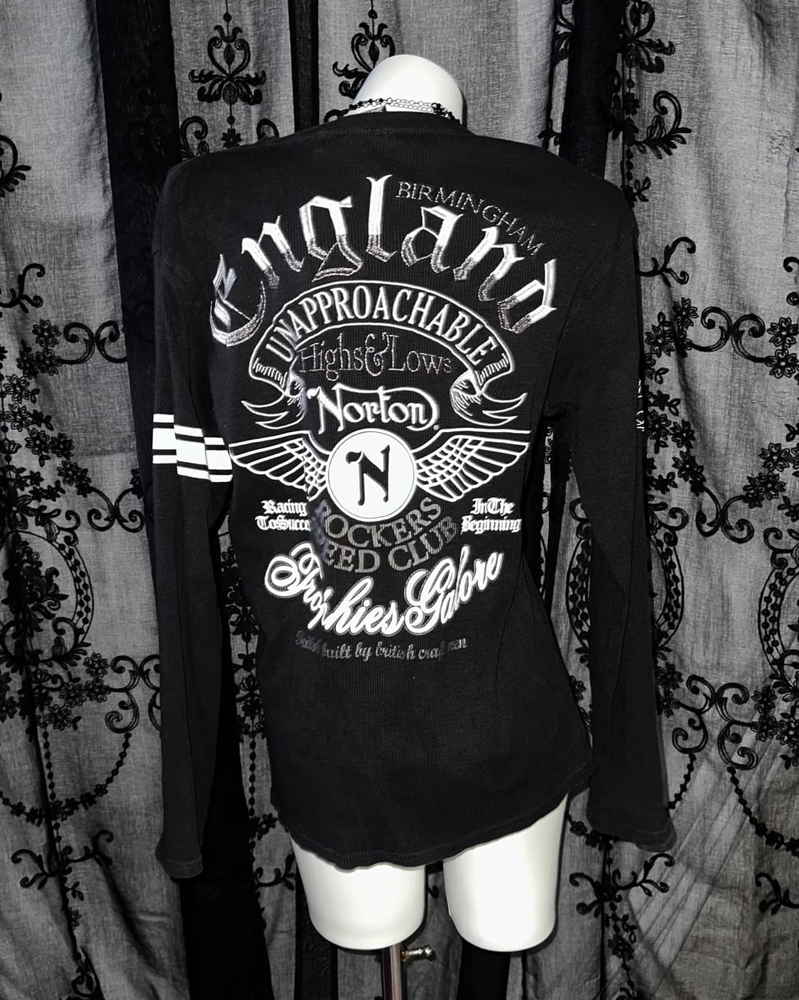 Noton Black Lettering Long Sleeve 상품이미지1
