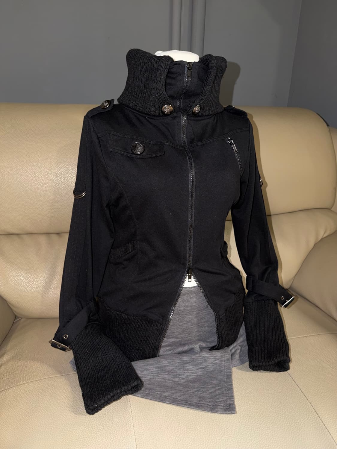 legend high-neck buckle point zip-up 상품이미지1