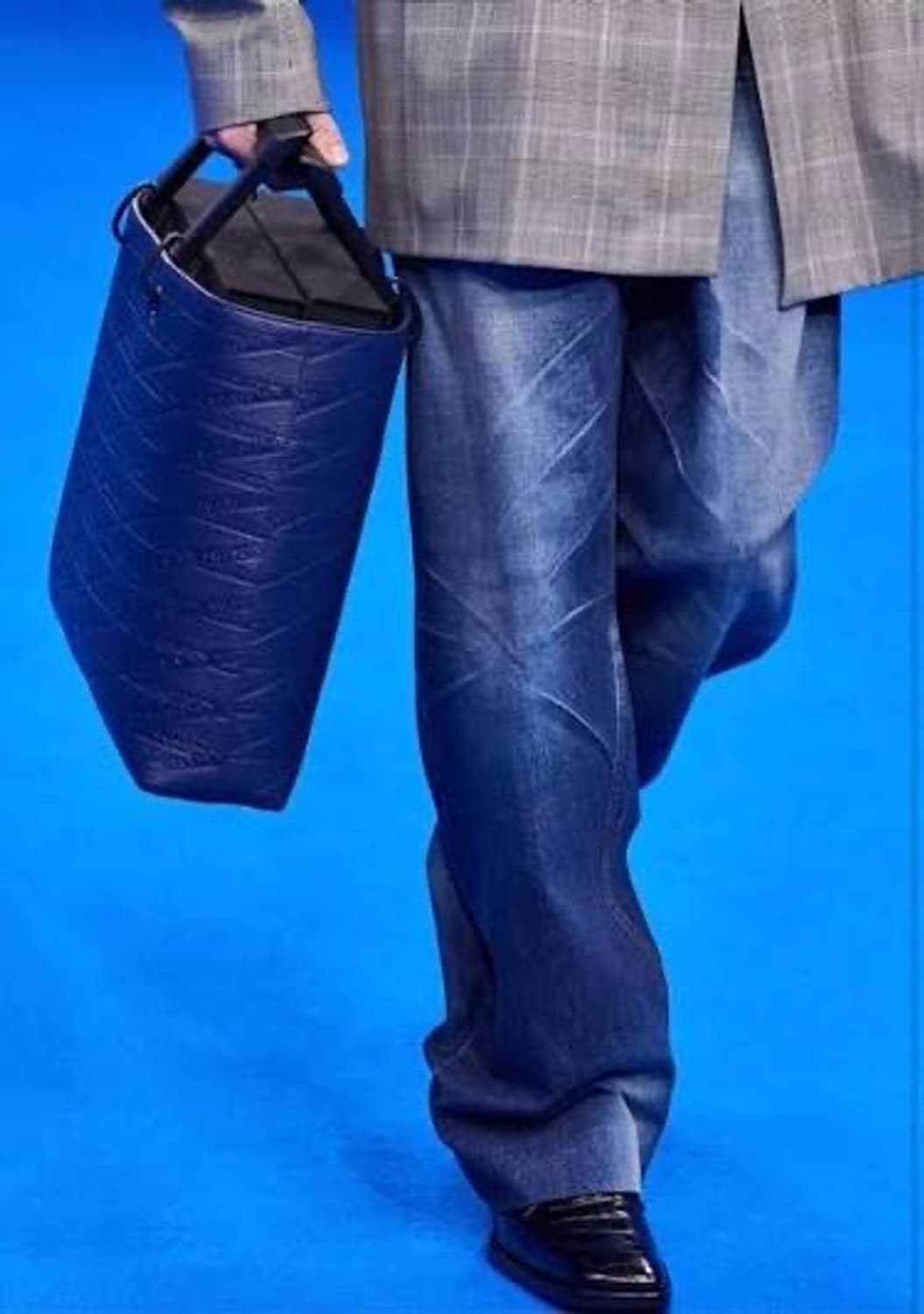 발렌시아가 캣워싱 데님 s 상품이미지1