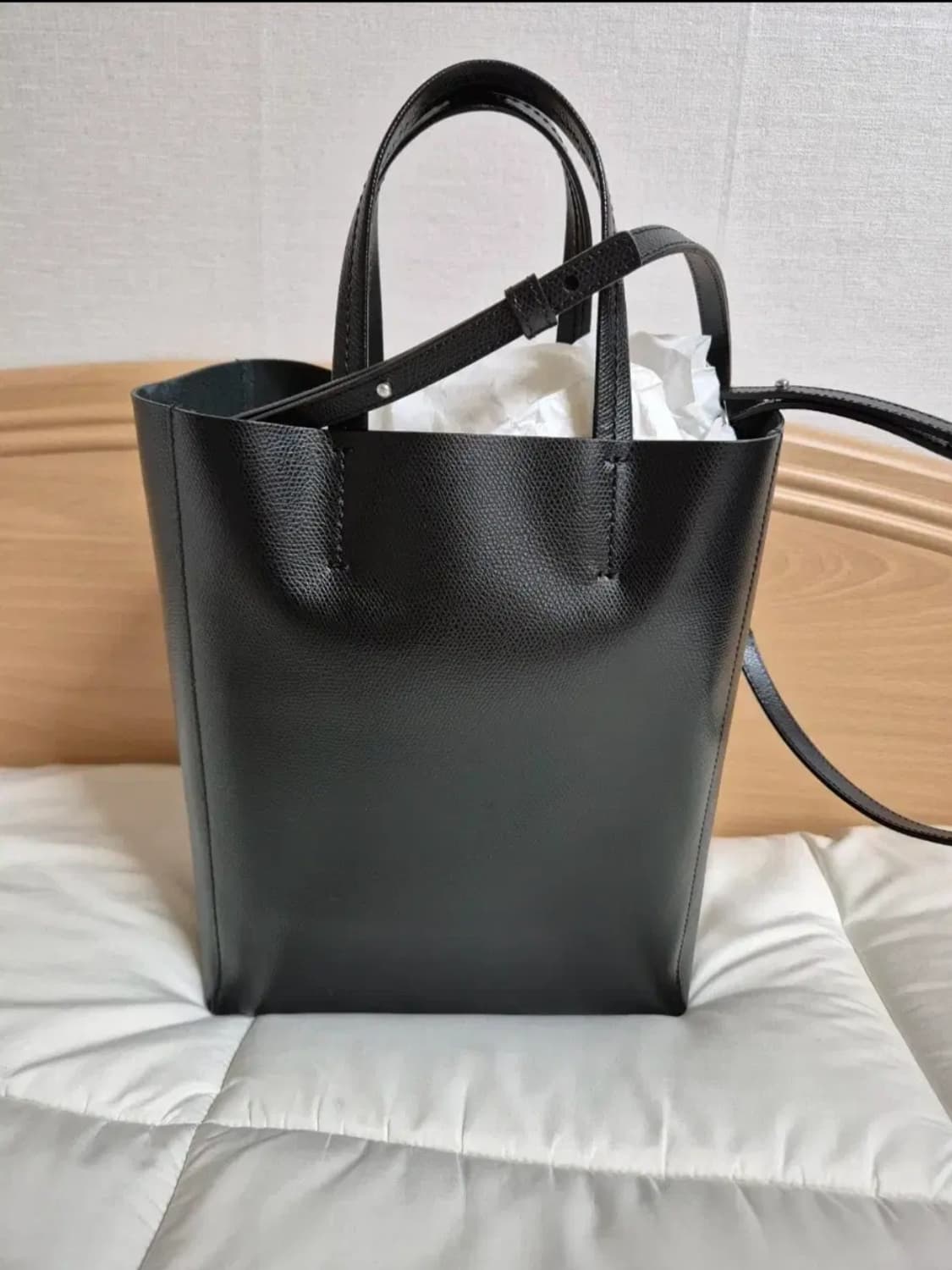 셀린느 카바스백 블랙 색상 상품이미지4