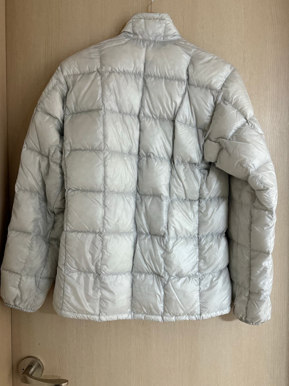 몽벨 슈페리어 경량 다운 패딩 (라이트 그레이) 상품이미지2