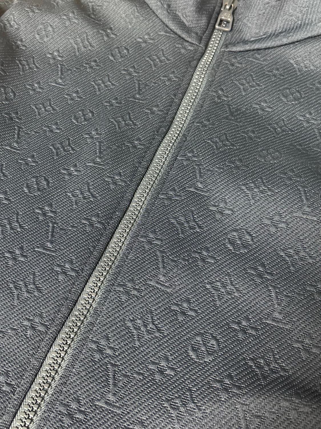 백화점판 루이비통 모노그램 LVSE 집업 s사이즈 상품이미지2