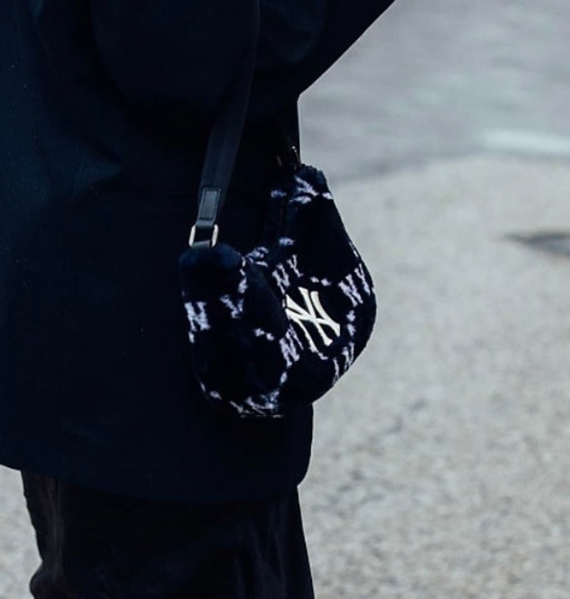 Mlb 다이아 모노그램 퍼호보백 블랙 상품이미지2