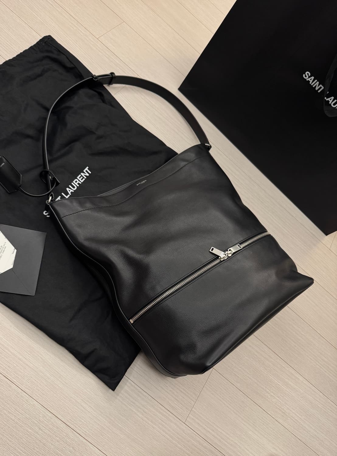 생로랑 레더 호보 토트 백 새상품 상품이미지1