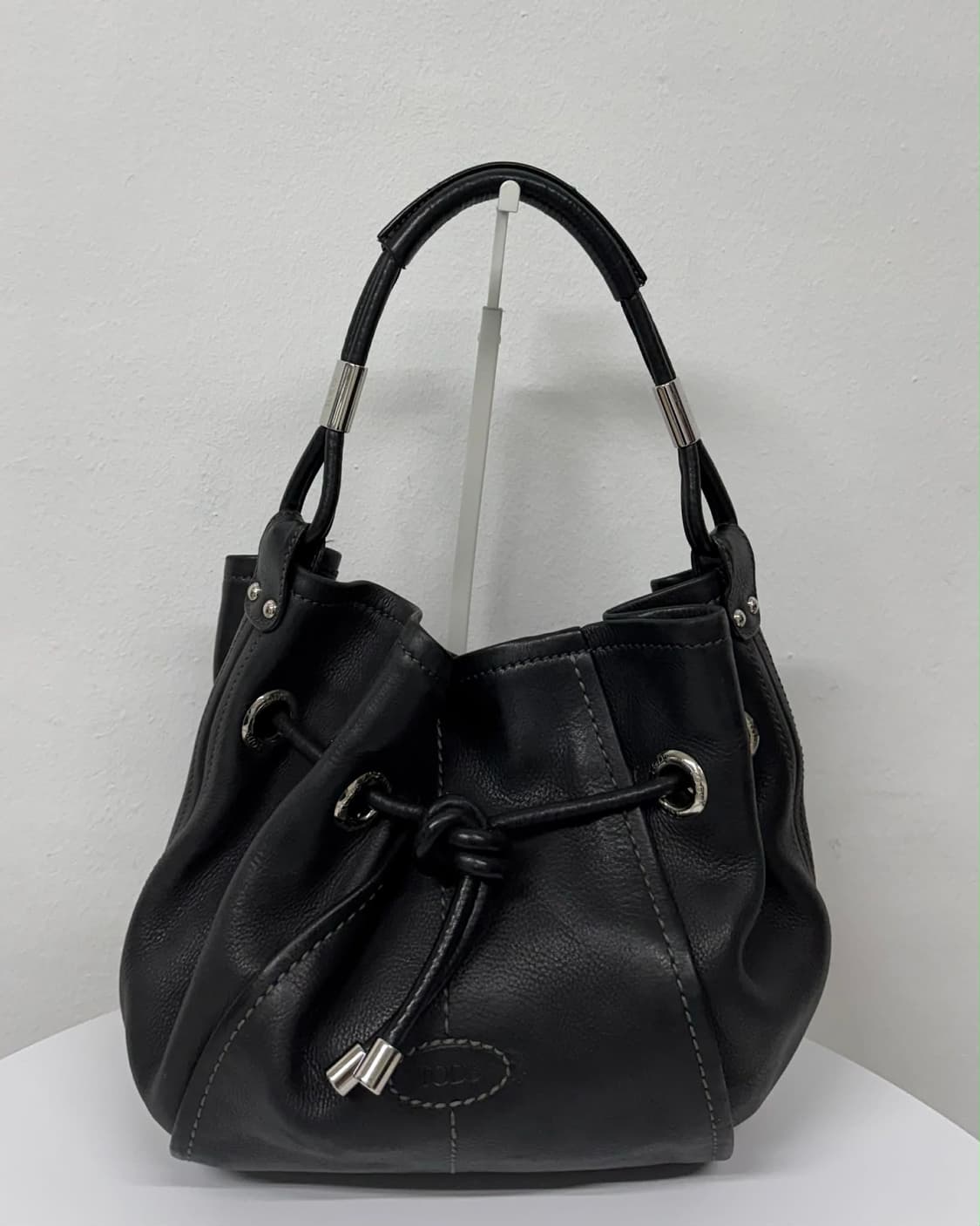 토즈 블랙 가죽 버킷 탑핸들 숄더 토트백 상품이미지1