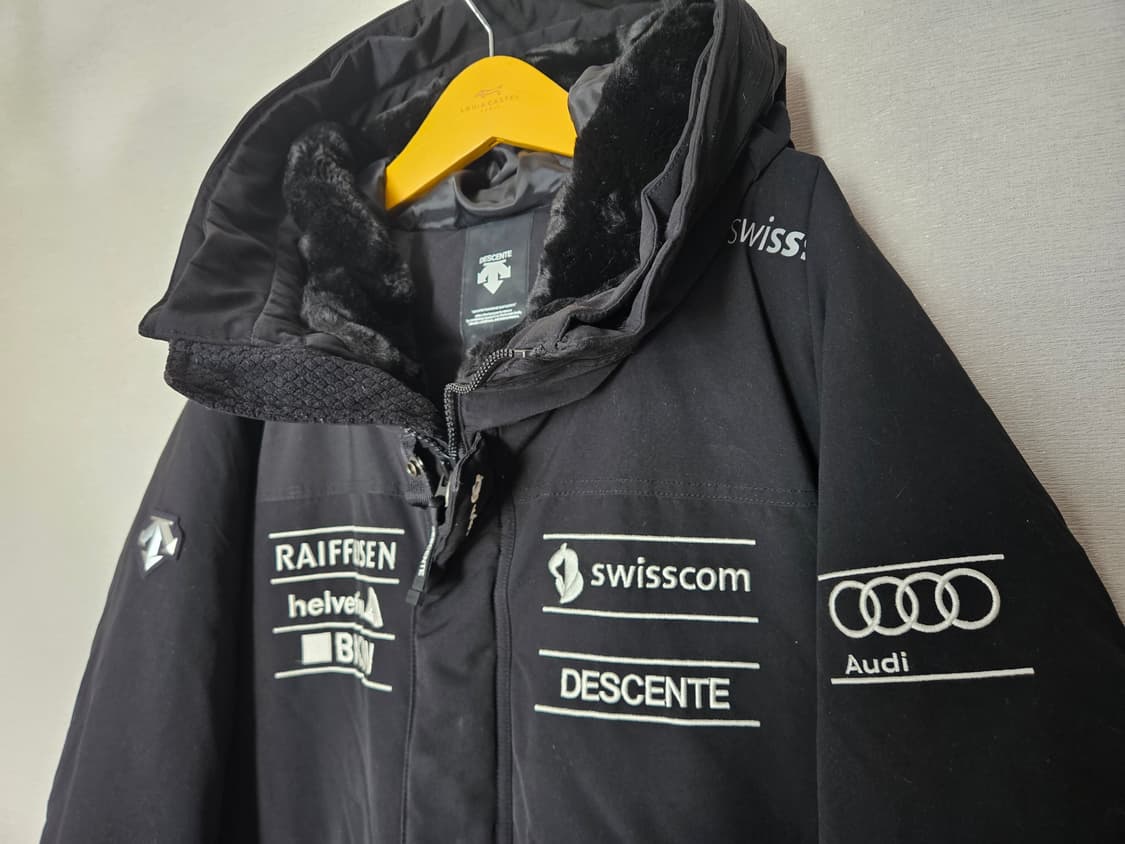 데상트 스페셜 라인 스위스 스키팀 다운패딩110사이즈 상품이미지4