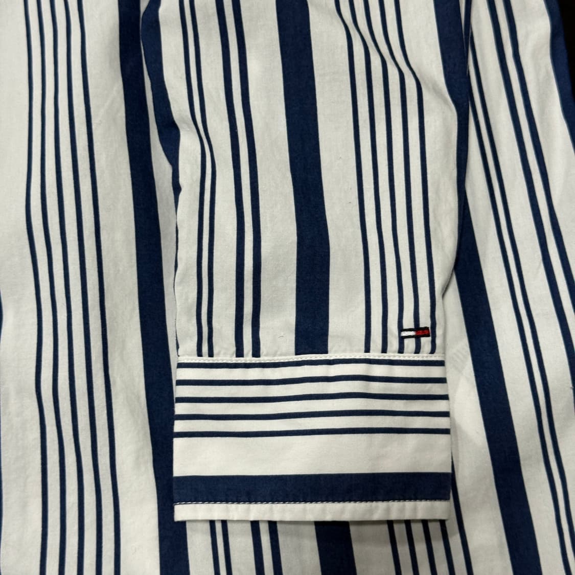 타미힐피거 오버핏 스트라이프 원 포켓 긴팔 셔츠 상품이미지5