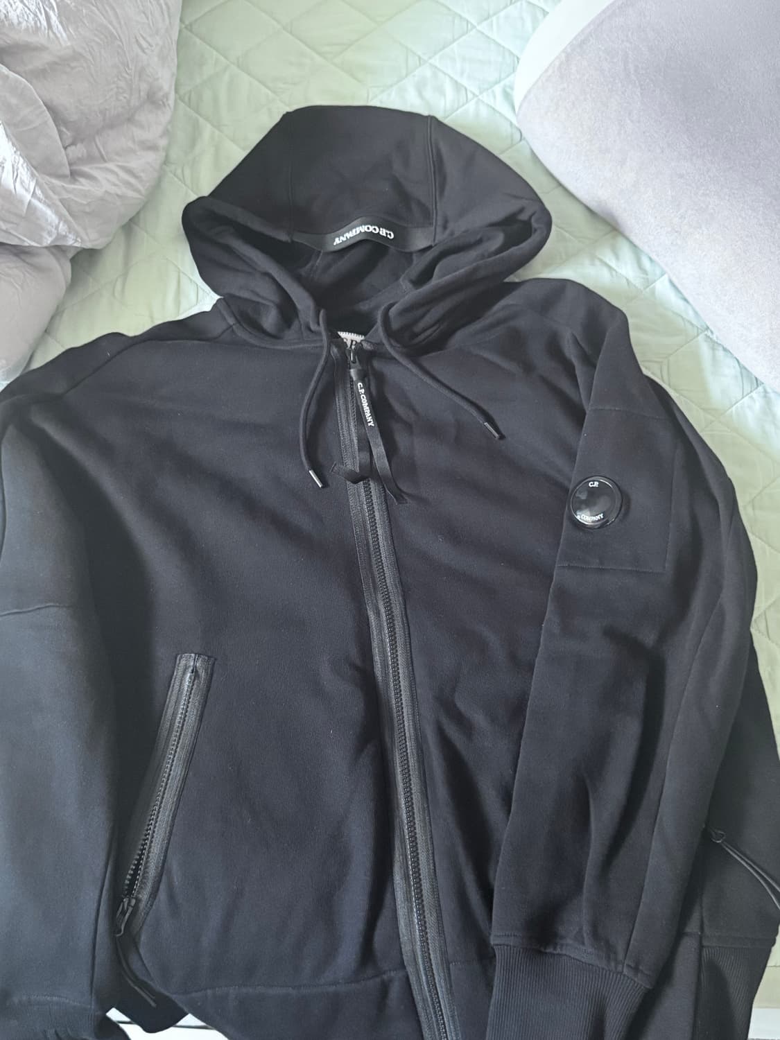 C.P. 컴퍼니 다이애그널 후드 집업 블랙 L 상품이미지3