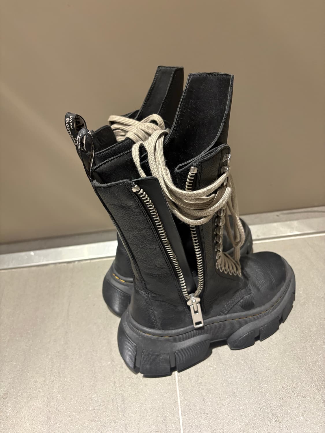 릭오웬스x닥터마틴 1918 DMXL 카프 렝스 220 상품이미지3