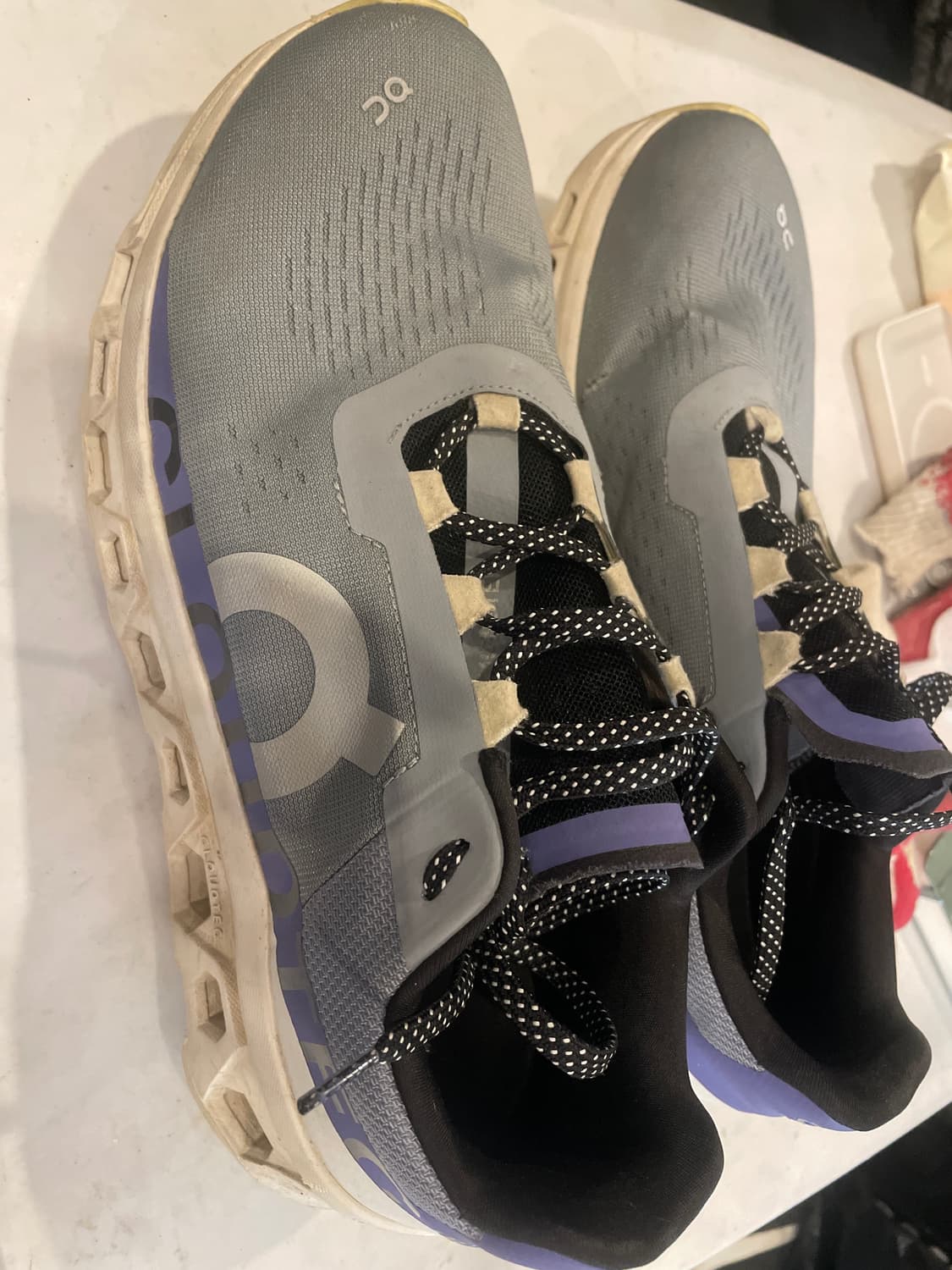 온 러닝화 회색 CLOUDTEC 운동화285 상품이미지1