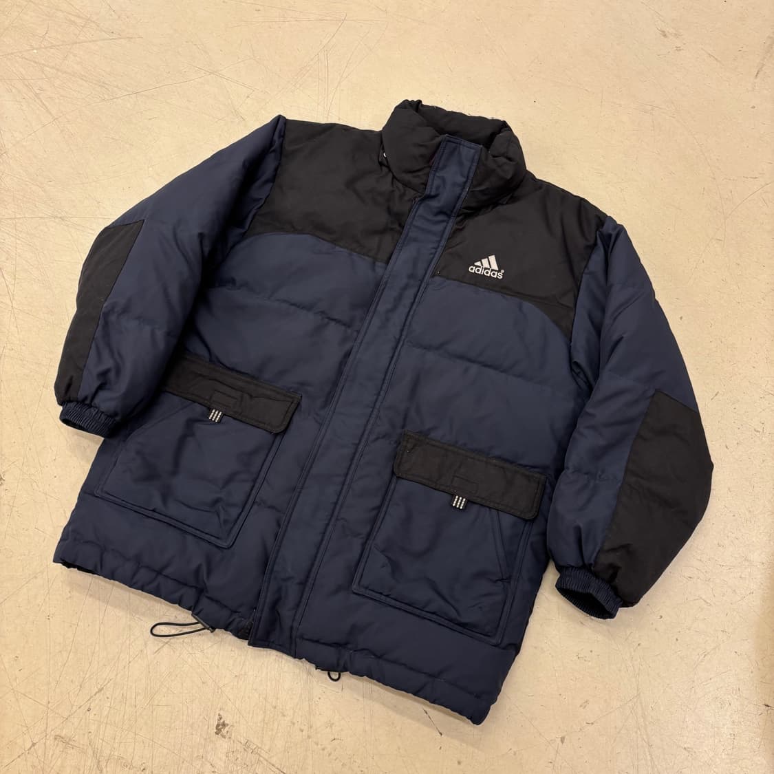 아디다스 올드스쿨 스몰로고 투톤 덕다운 패딩 상품이미지1