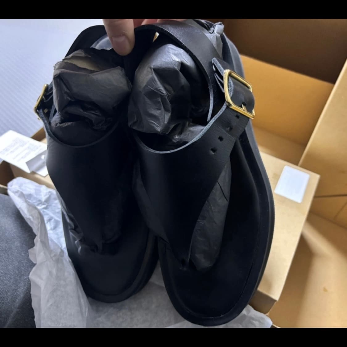 (새상품)ARKET 아르켓 청키 레더 샌들 CN 235 사이즈 상품이미지4