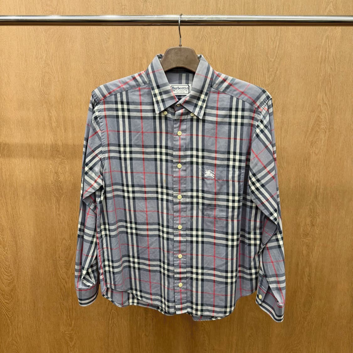 버버리 런던 코튼 긴팔 체크 셔츠 싱글 포켓 로고 자수 디테일 그레이 상품이미지2